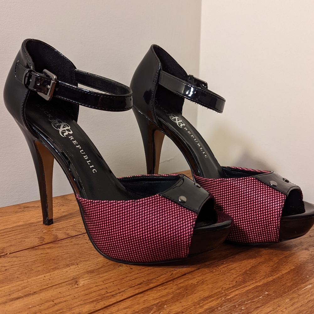 Rock & Republic Fishnet Heels